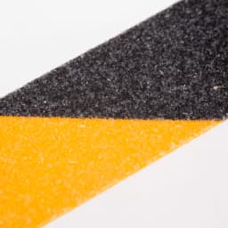 Banda adeziva antiglisanta 5m x 25mm galben/negru Handy 2