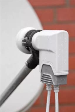 LNB universal 4 iesiri 0.1dB Goobay 3