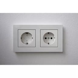 Protectie prize 220V pentru protectie copii Goobay 2