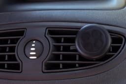 Suport telefon universal magnet in grila ventilatie auto Goobay 3