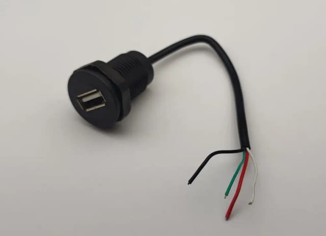 Mufa USB2.0 mama panou tip A 1 port gabarit mic cu 4 fire diam. 16mmx30mm